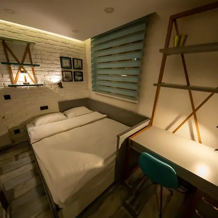 Ava Center Aparthotel *