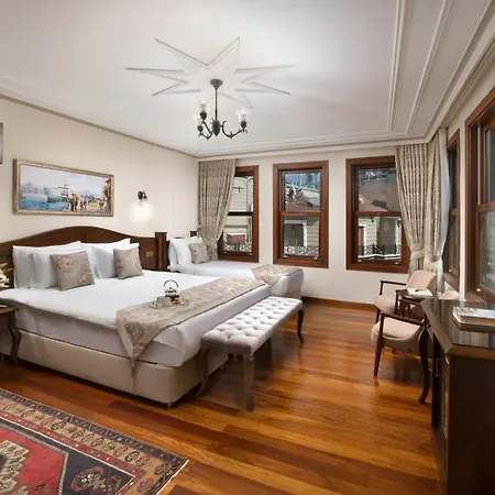 Bender Hotel *