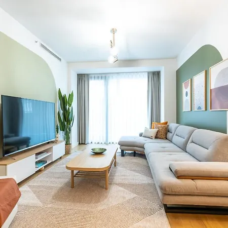 Appartement 1-bdr Getaway With Poolgym Near Taksim Square