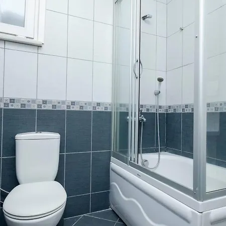 High-ceiling Central 3-bedroom With City View * Istanbul