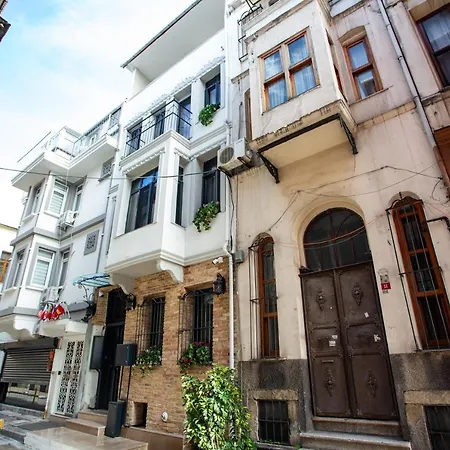 Sayina Hotel
