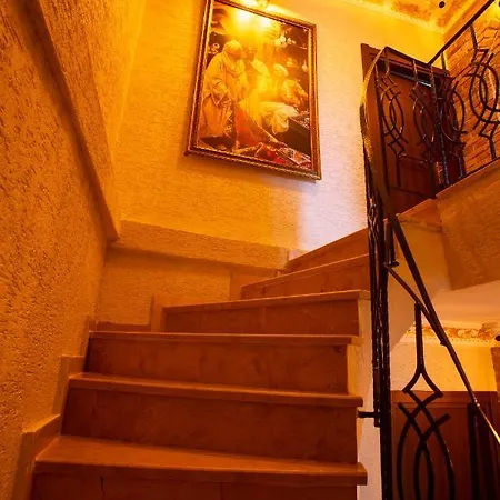 Sayina Hotel