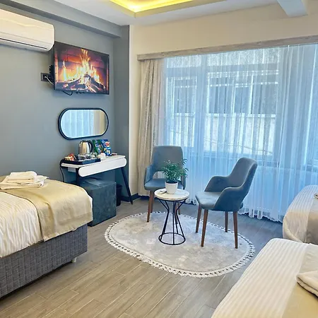 Blue Moonrise Otel