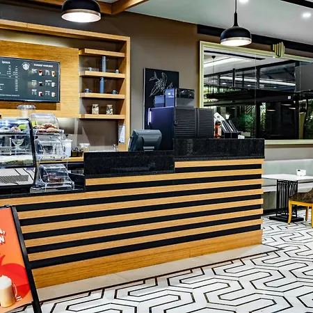 酒店 伊斯坦布尔金角湾温德姆华美达套房酒店 伊斯坦布尔