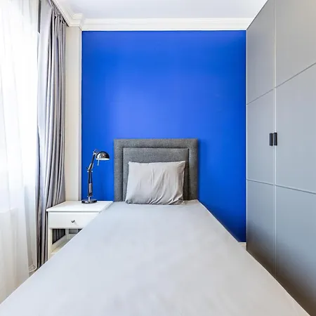 Balat Apartments-orange And Blue Апартаменты