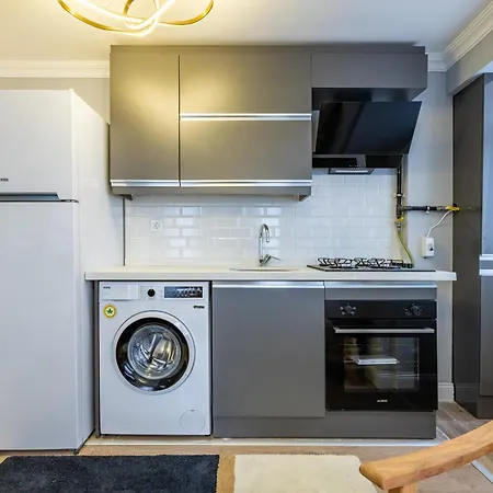 Апартаменты Balat Apartments-orange And Blue Стамбул