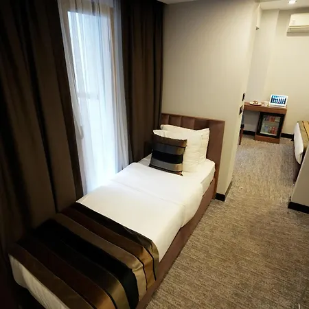 Zalel Laleli Hotel