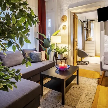Charming Flat Close To Touristic Attractions In The Heart Of Beyoglu Apartment *