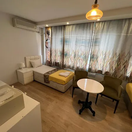 Rodin Hostel *