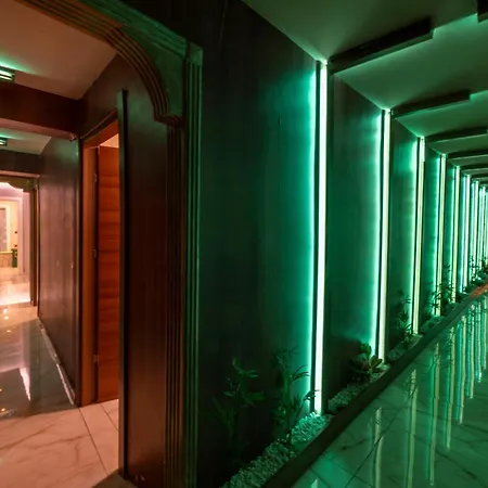 Hotel Litros &