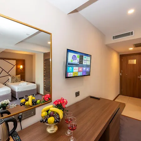 Hotel Litros &