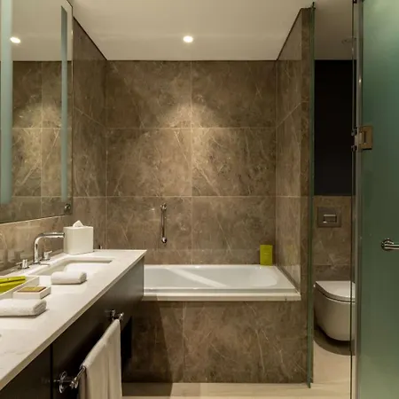 Hilton Mall Of Hotel 5*