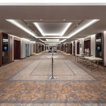 Hilton Maslak 5*