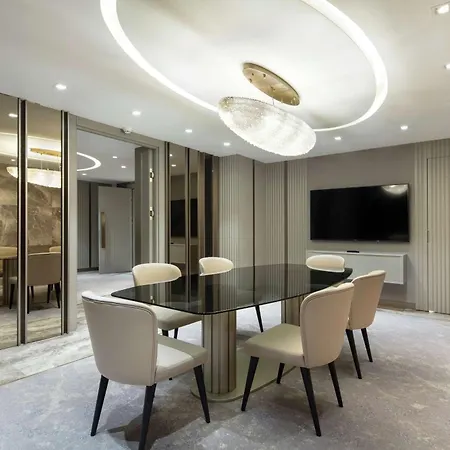 Hilton Maslak Hotel 5*