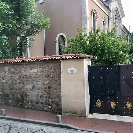 Cozy And Modern Flat Near Bosphorus At Arnavutkoey