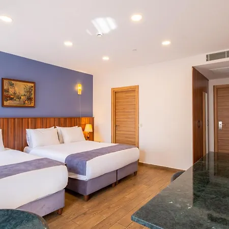 Отель La Wisteria Boutique 4*