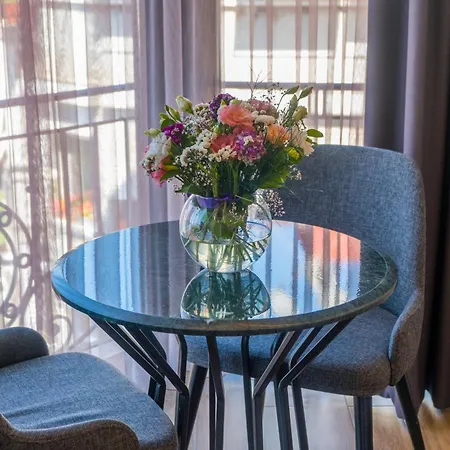 Отель La Wisteria Boutique 4*