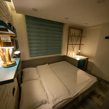 Aparthotel Ava Center