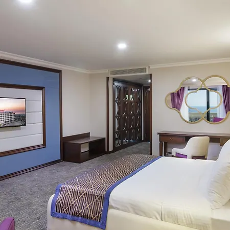 Hotel Ramada Plaza By Wyndham 5*