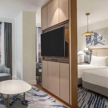 Hilton Mall Of 5*