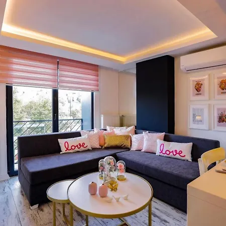 Ava Center Aparthotel *