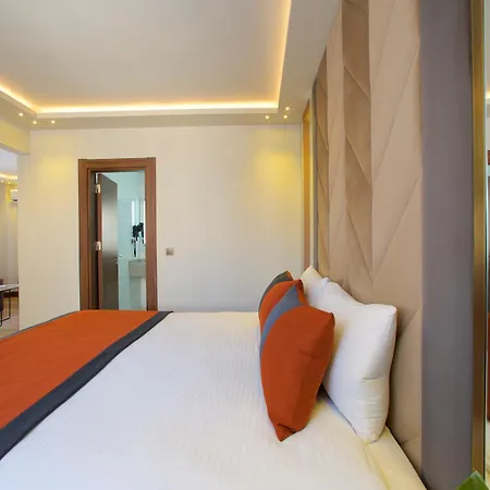 Eyfel Hotel 3*