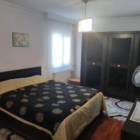 Beylikduezue Boelgesinde Ferah Bir Site Ici Konut Apartment *