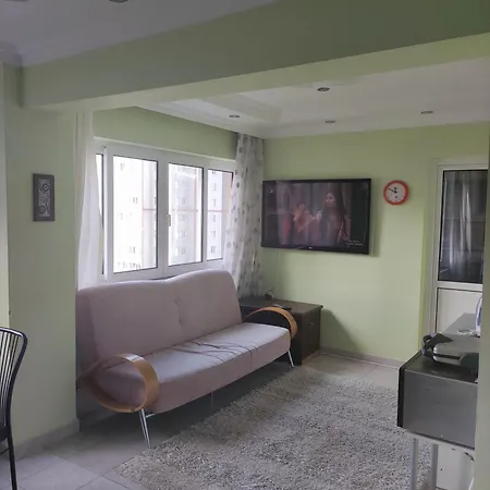Apartment Beylikduezue Boelgesinde Ferah Bir Site Ici Konut *