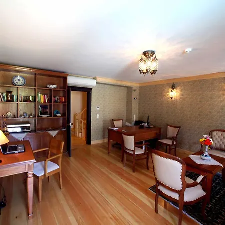 Hotel Lalinn