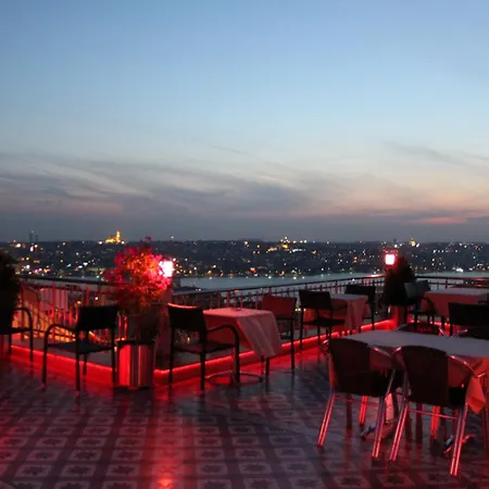 Hotel Grand De Londres Istanboel
