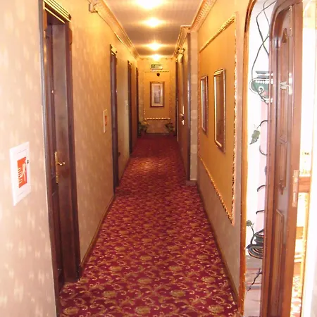 Hotel Grand De Londres 4*