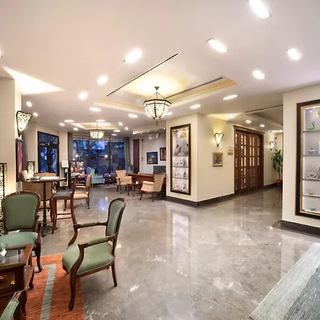 Hotel Recital 3*