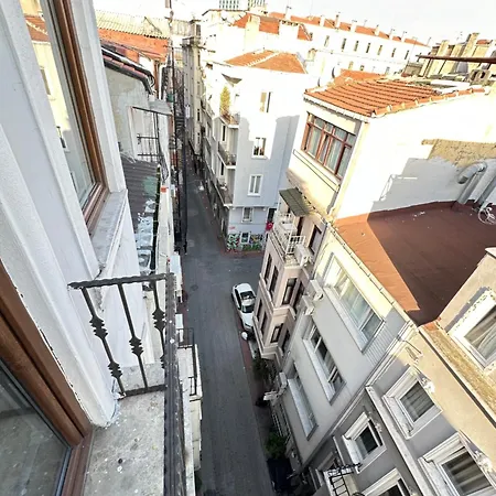 Alyon Hotel