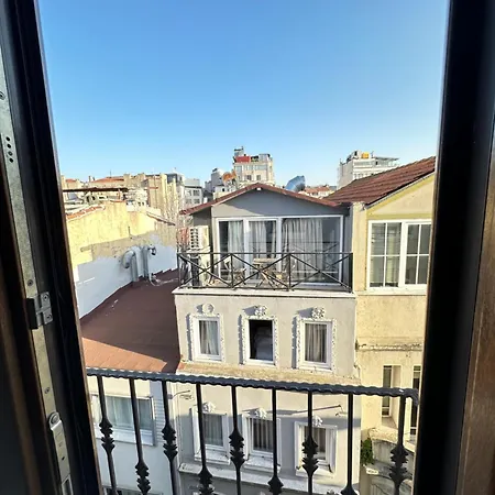 Alyon Hotel 3*