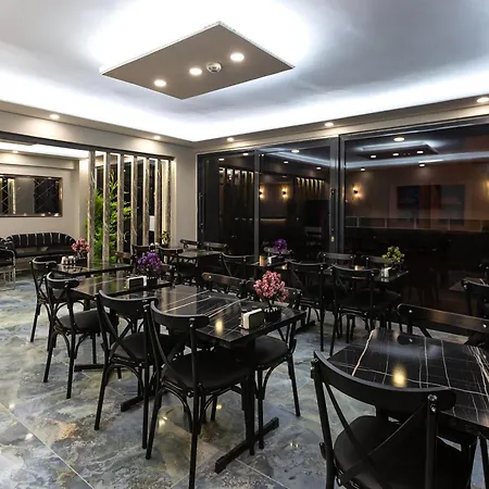 Ria Boutique Hotel
