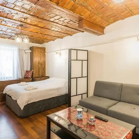 Apartman Beautiful 1 Bedroom Apt. W/ac 400 Meters Taksim Square