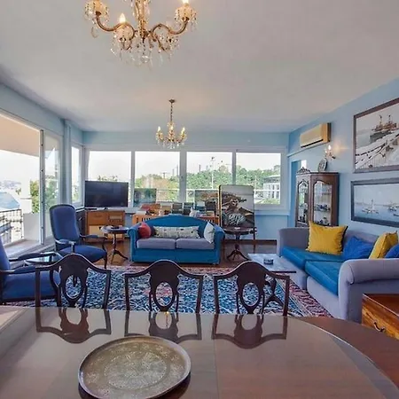 아파트 Waterfront Penthouse With A Stunning View