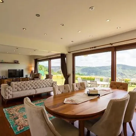 Beykoz بيكوز 3+2 مطلة على البحر