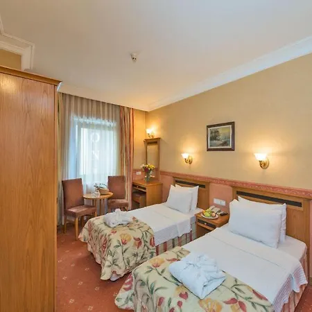 Hotel Samir Deluxe 4*