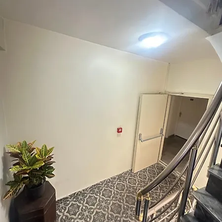 Aparthotel Sevil Star *