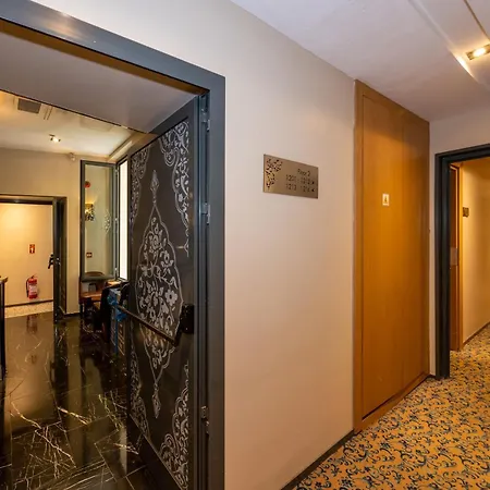 Pera Tulip & Hb İstanbul