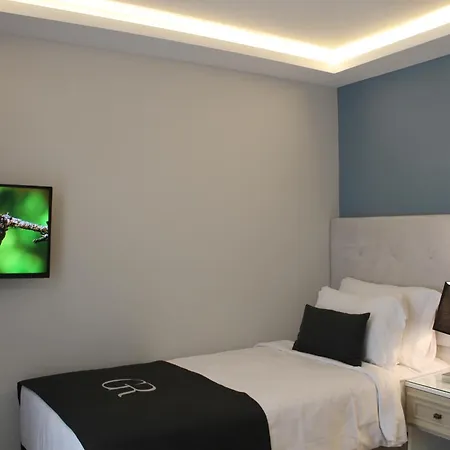Garlon Otel