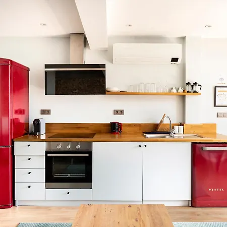 Decent With A Magnificent Terrace , View * Provincia di Istanbul
