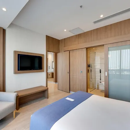Hotel Ramada By Wyndham Old