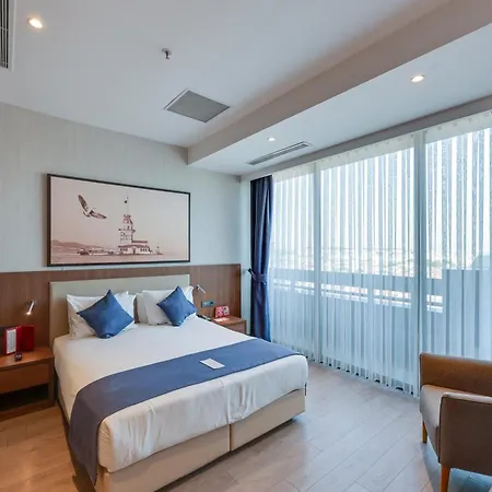 Ramada By Wyndham Old Hotel 4*