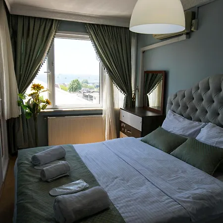 Apartman 3 Diffrent Family At Center Walking 5 Minutes