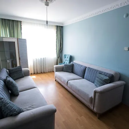Apartman 3 Diffrent Family At Center Walking 5 Minutes