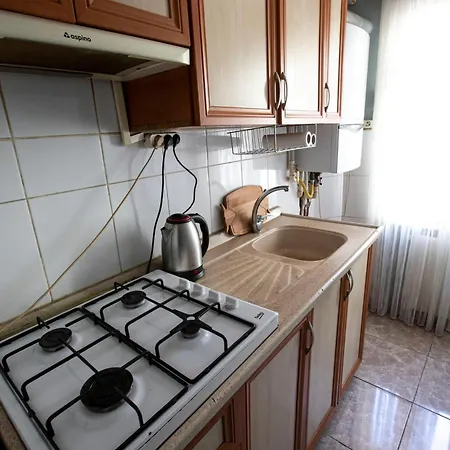 Apartman 3 Diffrent Family At Center Walking 5 Minutes