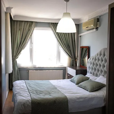 Apartman 3 Diffrent Family At Center Walking 5 Minutes *