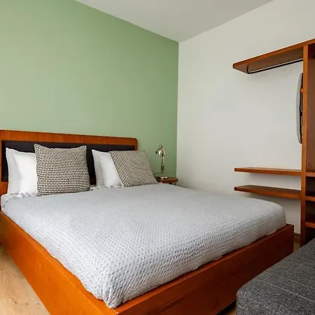 Apartment 3-bedroom Near Taksim Square With Spacious Living